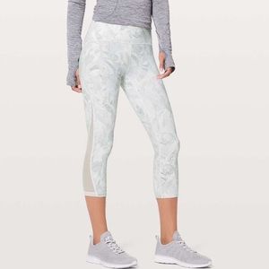 Lululemon Athletica Train Times Crop 21” Jasmine White Multi Leggings Tights 8